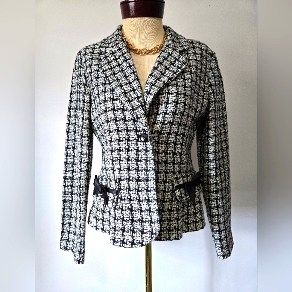 ALYN PAIGE Vintage Tweed Black, White Blazerbwith Bows.Size 9/10- May Fit Small